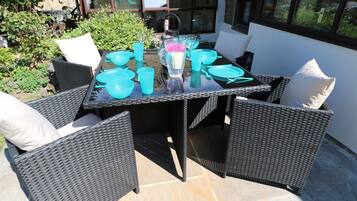 Cottage | Outdoor dining