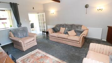 Cottage | Living room | TV