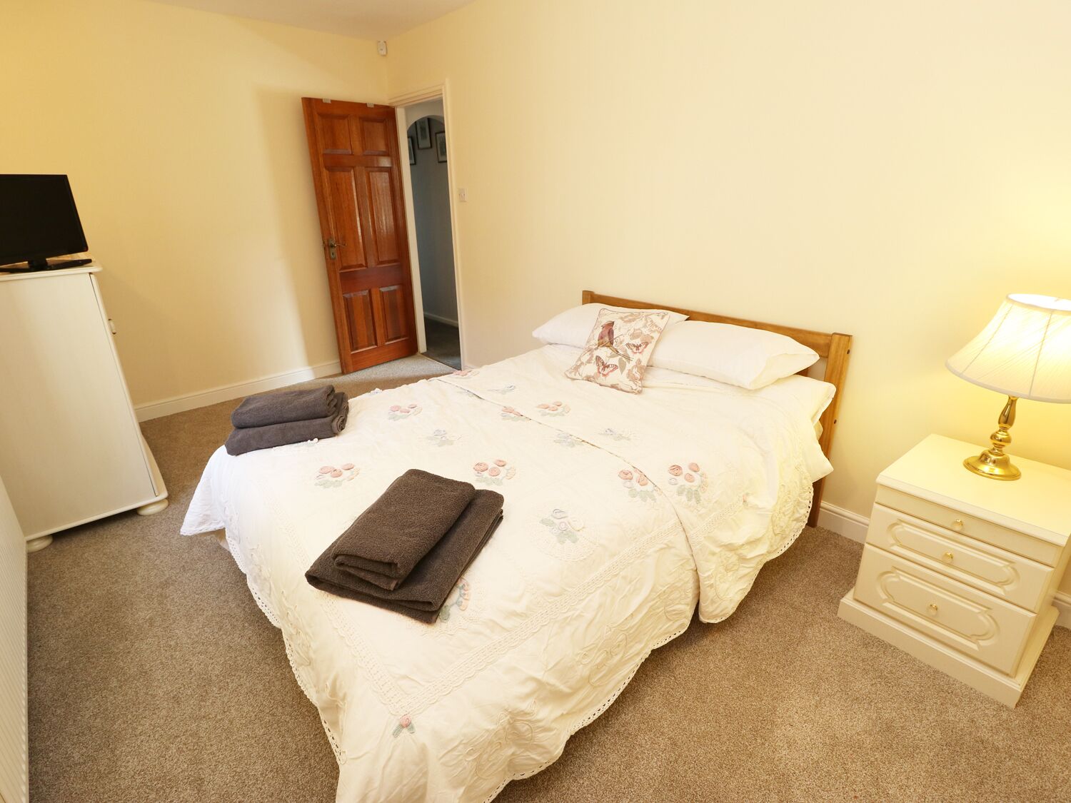 Cottage | 2 bedrooms, individually decorated, individually furnished, free WiFi