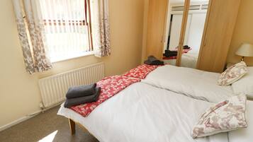 Cottage | 2 bedrooms, individually decorated, individually furnished, free WiFi