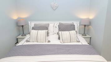 Cottage | 2 bedrooms, individually decorated, individually furnished, free WiFi