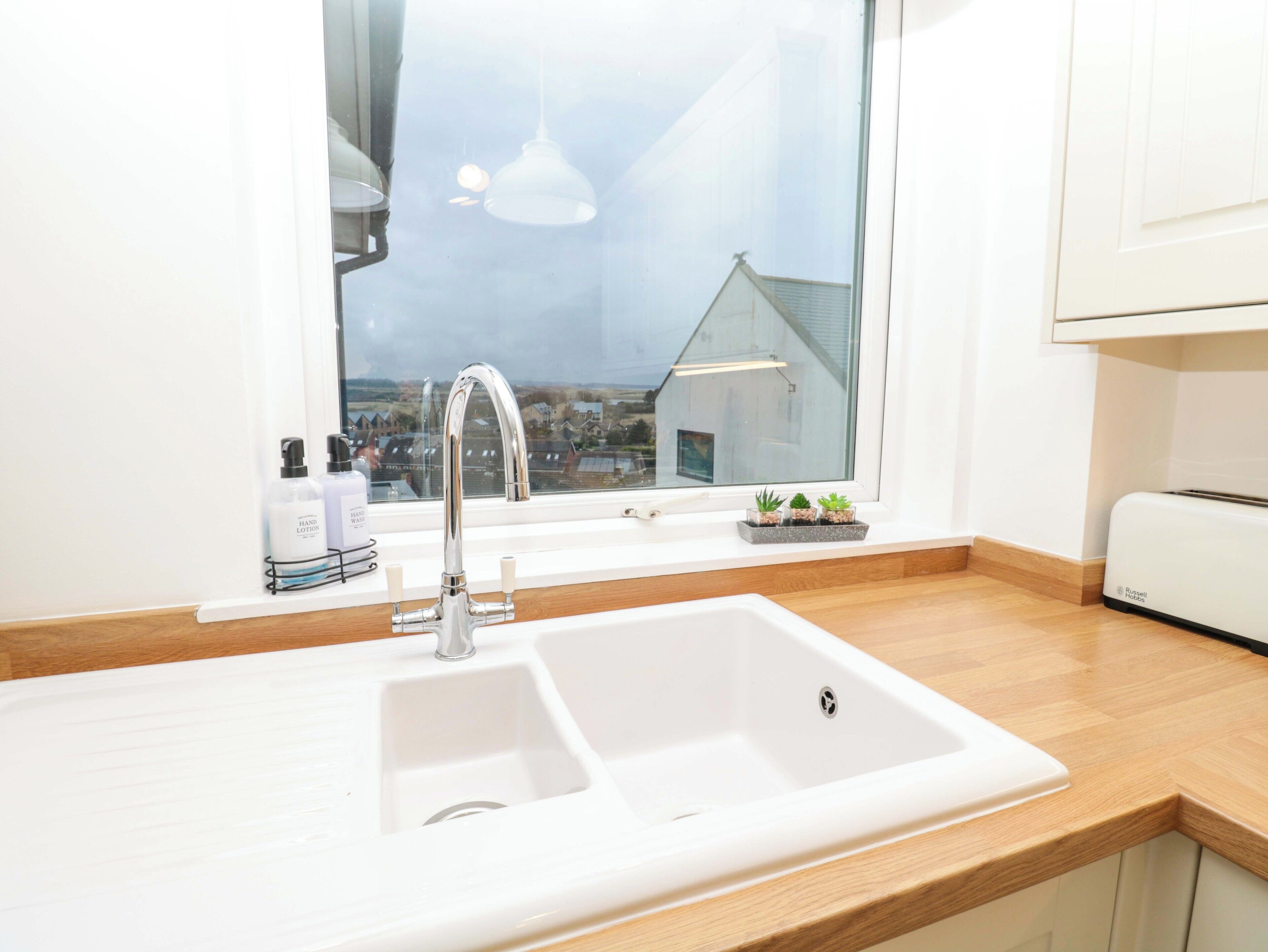 Cottage | Bathroom | Shower