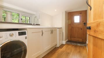 Cottage | Interior