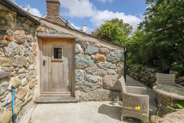 Cottage | Interior