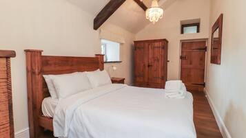 3 bedrooms, individually decorated, individually furnished, free WiFi