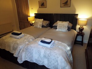 Chaumière | 2 chambres, décor unique, ameublement unique, accès au Wi-Fi (inclus)