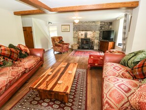 Cottage | Living area | TV - Plas Mawr (Caernarfon)