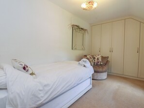 4 bedrooms, individually decorated, individually furnished, free WiFi - Plas Mawr (Caernarfon)