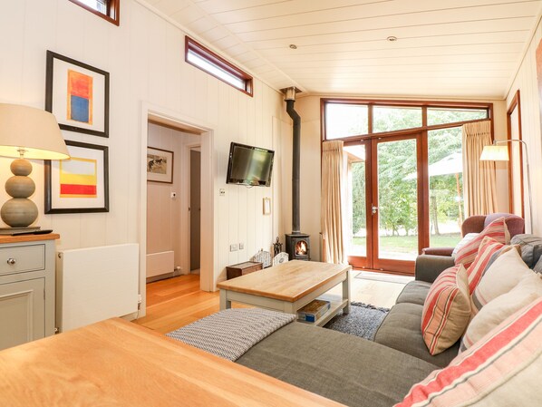 TV - Seaton (Oakham)