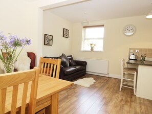 Living area - 2 Moor Farm Cottages (Hull)