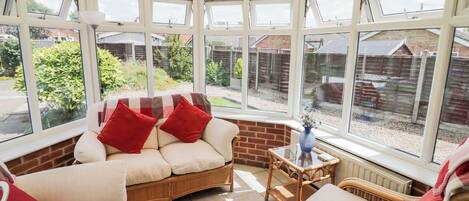 Cottage | Living area | TV, DVD player