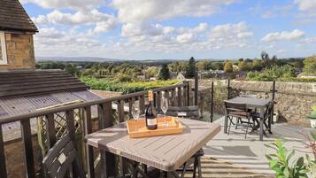 Cottage | Outdoor dining