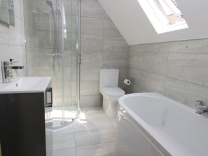 Cottage | Bathroom | Shower - Corner View (Driffield)