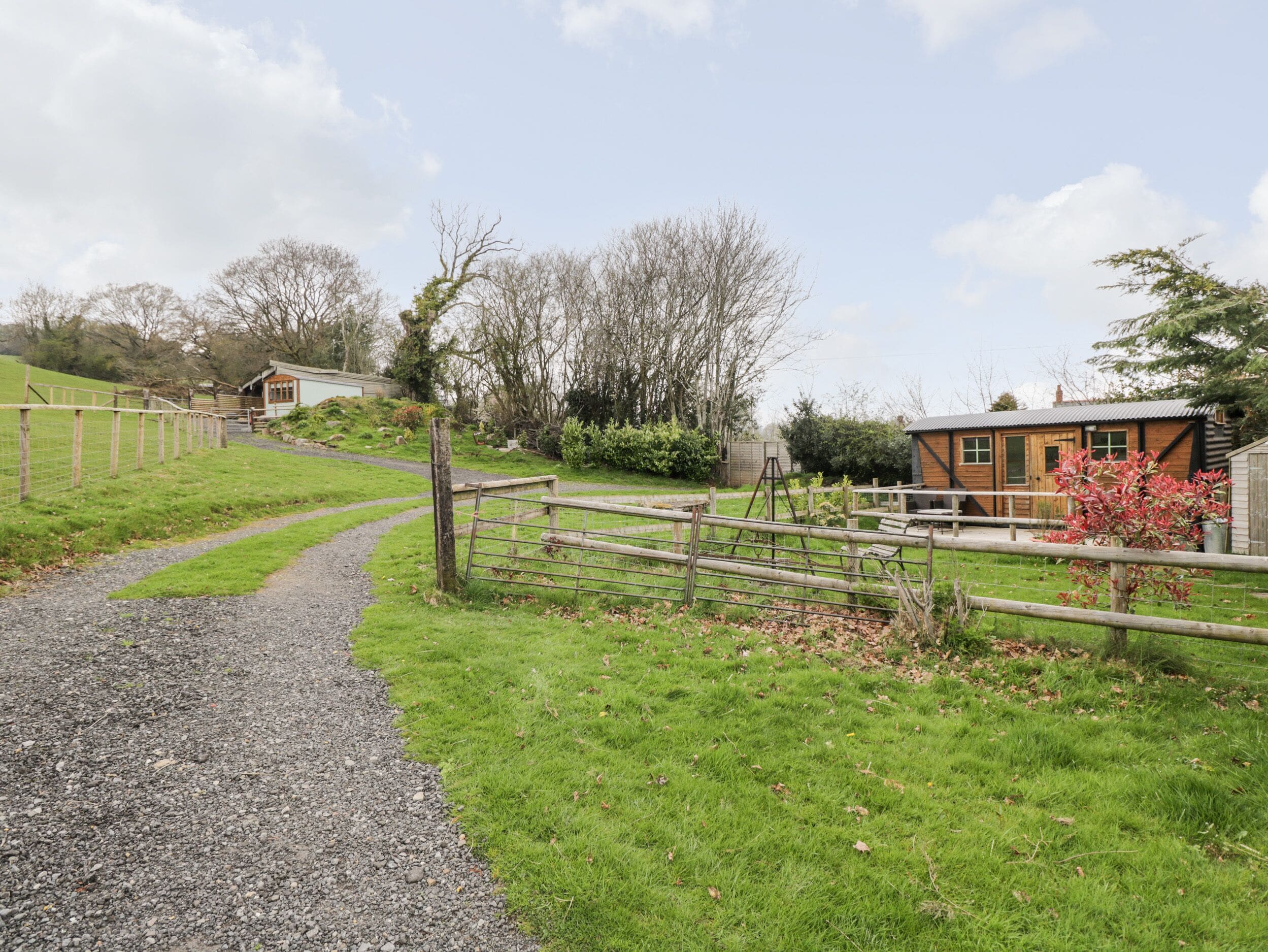 Cottage | Property grounds