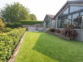 Cottage | Property grounds