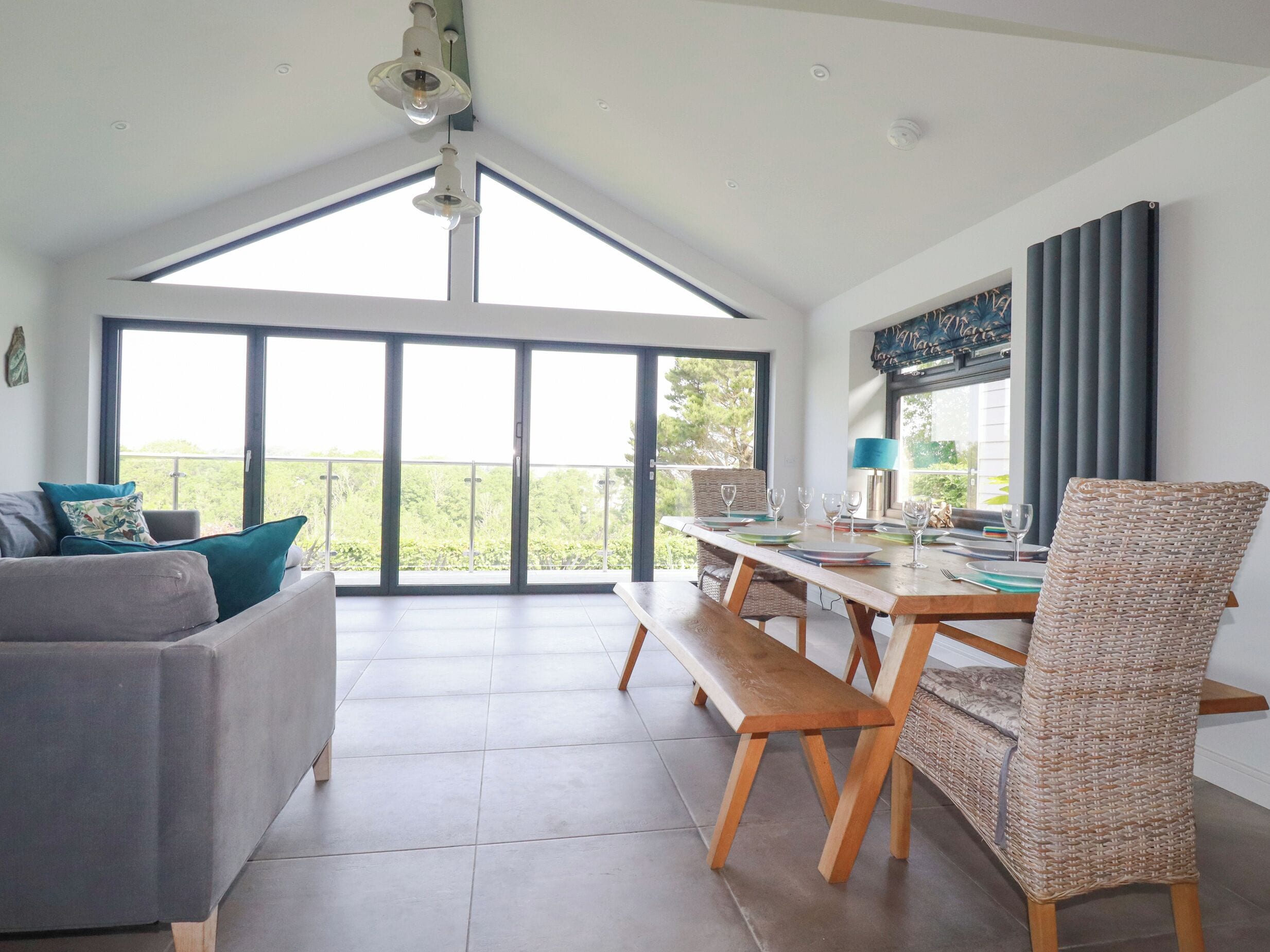 Cottage | Dining