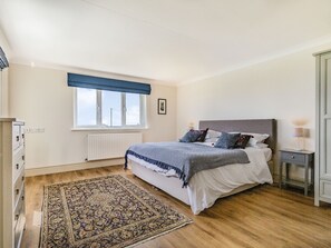 5 bedrooms, individually decorated, individually furnished, free WiFi - Penhallick House (Tintagel)