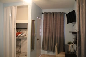 Family House, 3 Bedrooms | Desk, laptop workspace, iron/ironing board, free WiFi - Calle Aponte- Near Beach and Arts District (San Juan)