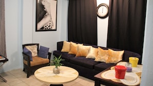 Luxury Apartment, 1 Bedroom | Living room - Calle Aponte- Near Beach and Arts District (San Juan)