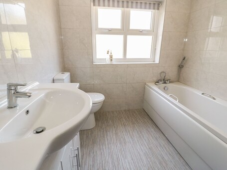 22 Uppergate Street - Image 6