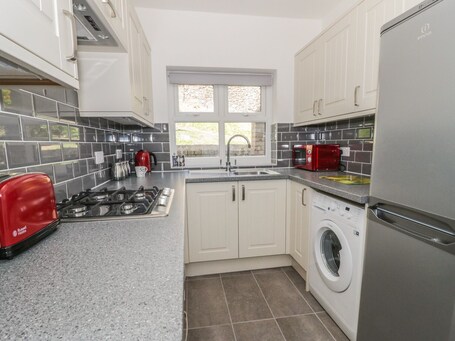 22 Uppergate Street - Image 1