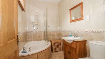 Cottage | Bathroom | Shower