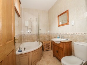 Cottage | Bathroom | Shower