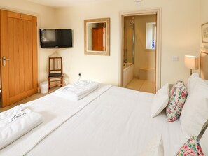 3 bedrooms, individually decorated, individually furnished, free WiFi - Cross Cottage (Durham)