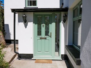 Cottage | Interior - Ty Ffarm at Gellilwch (Pontypridd)