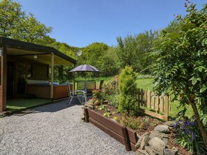 Cottage | Property grounds - Brook Lodge (Llandysul)