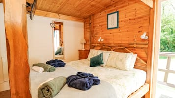Cottage | 2 bedrooms, individually decorated, individually furnished, free WiFi