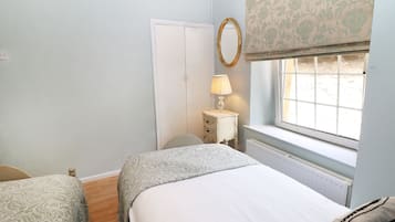 Cottage | 2 bedrooms, individually decorated, individually furnished, free WiFi
