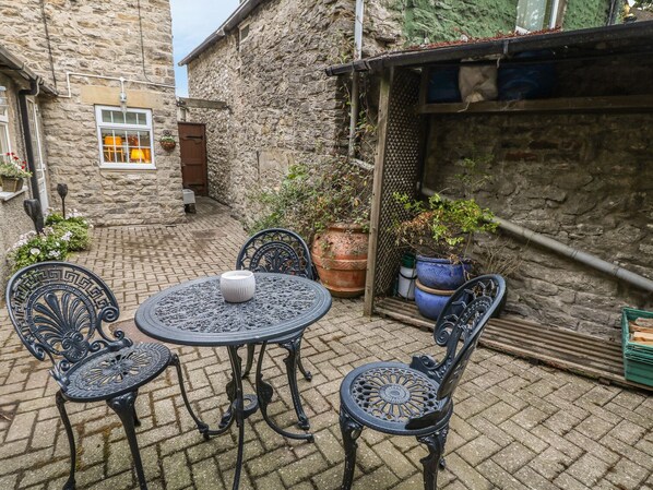 Cottage | Balcony