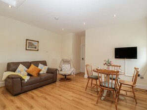 Cottage | Living area