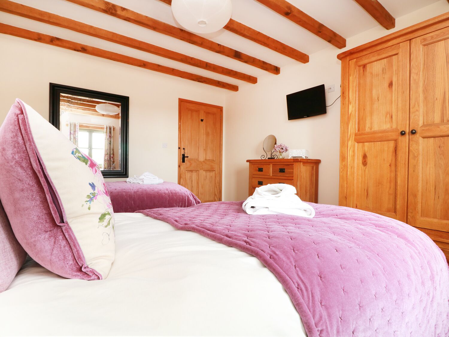 Casa de campo | 3 habitaciones, decoración personalizada y muebles diferentes 