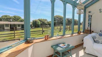 Cottage | Interior
