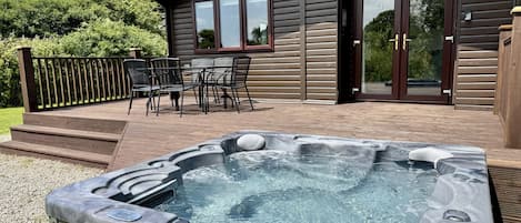 Cottage | Bain à remous extérieur