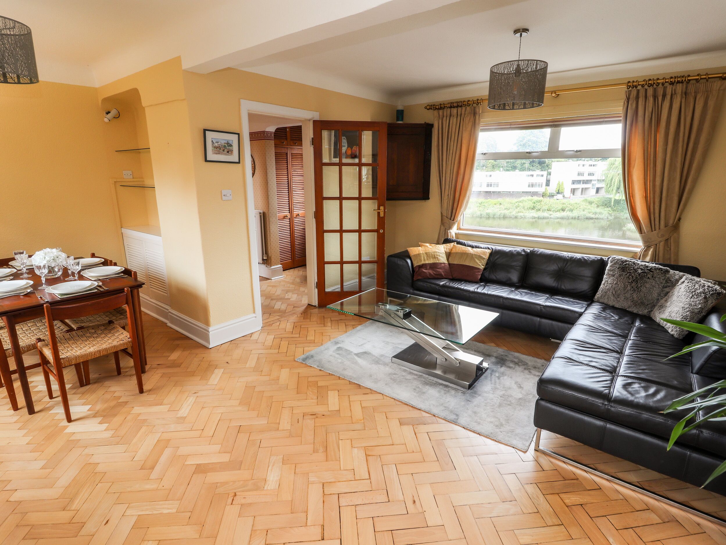 Cottage | Living room | TV