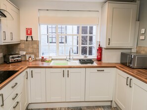Cottage | Interior - 11A Church Street (Whitby)
