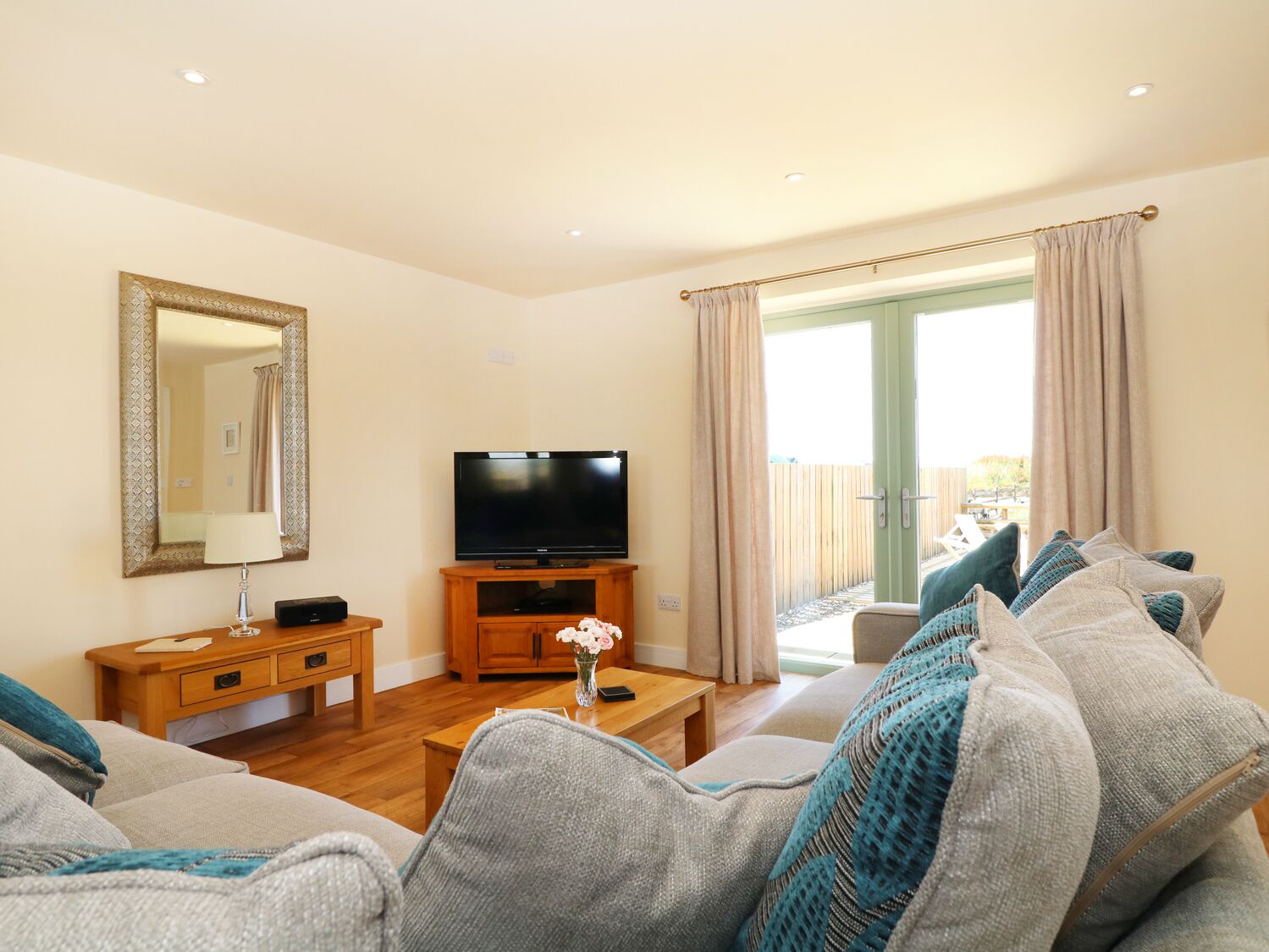 Cottage | Living room | TV