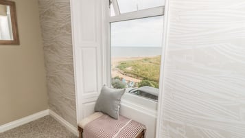 Cottage | 2 bedrooms, individually decorated, individually furnished, free WiFi