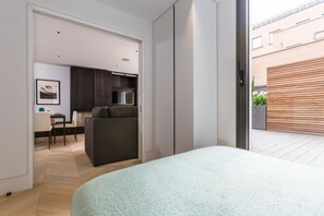 Apartment, 2 Bedrooms | 2 bedrooms, iron/ironing board, free WiFi, bed sheets - Goodge Street (London)