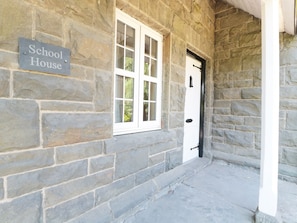 Cottage | Interior - School House (Builth Wells)