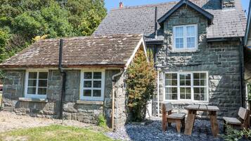 Cottage | Interior
