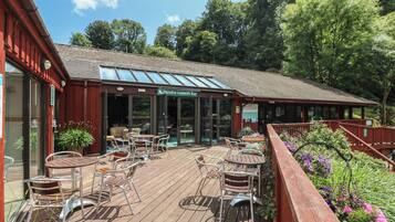Cottage | Outdoor dining