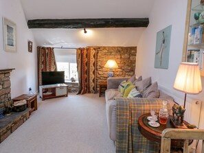 Cottage | Living room | TV, DVD player - Crooked Cottage (York)