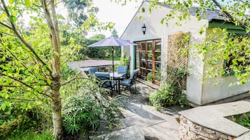 Cottage | Property grounds