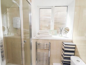 Cottage | Bathroom | Shower - The Apartment (Morpeth)