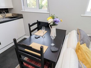 Cottage | Dining - The Apartment (Morpeth)