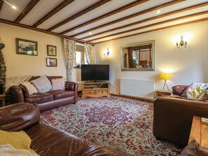 Cottage | Living area | TV